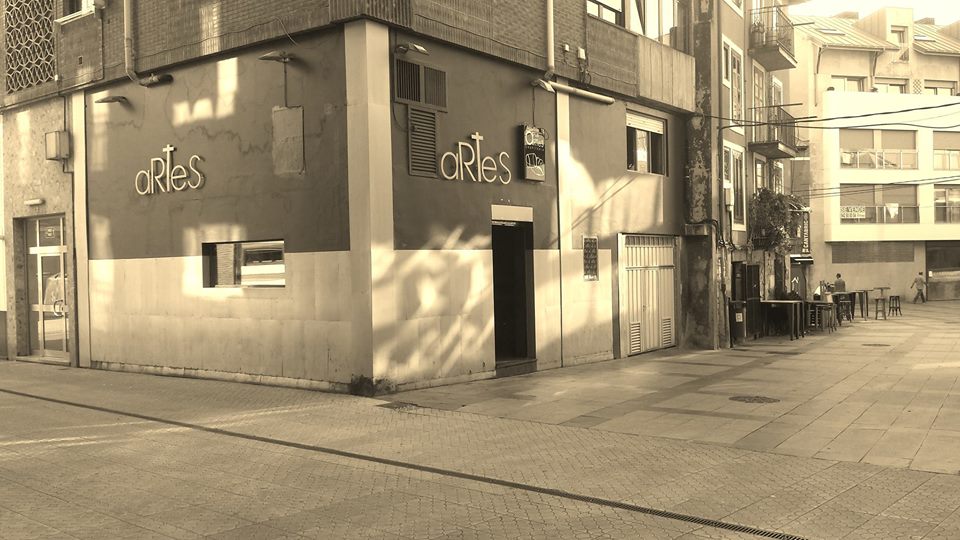 Concierto Folk en el Pub Las Artes en Torrelavega