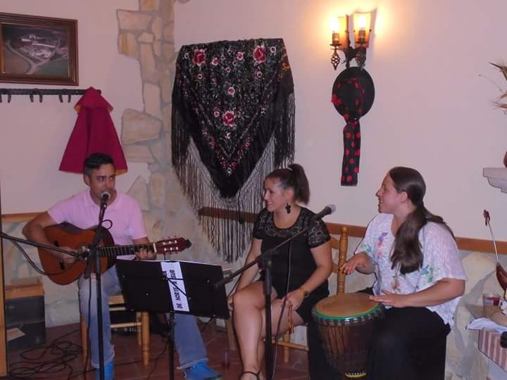 Fiesta fin de verano y concierto de De Norte a Sur en Renedo