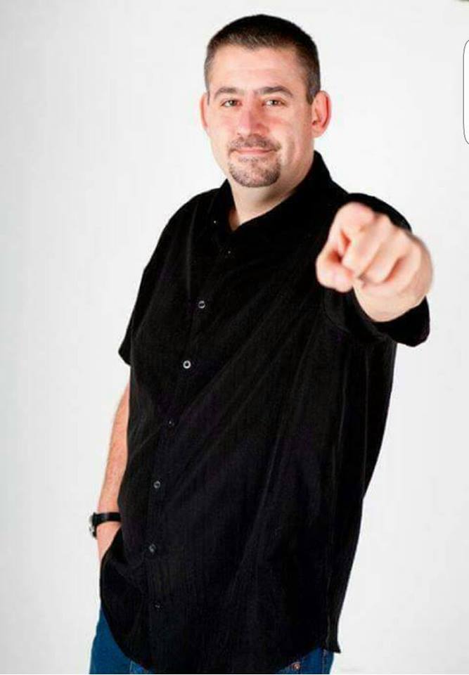 Monólogo de Gelo Fuentes en el Bar La Fuente en Parayas, Santander