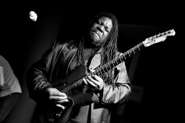 Concierto de Kalif Wailin Walter en Escenario Santander