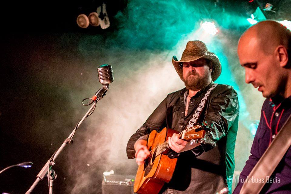 Concierto de Phil Grijuela en La Tribu de Maliaño