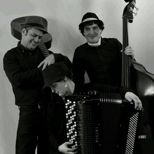 Concierto de Tres para Tango en La Catedral del Picoteo en Torrelavega