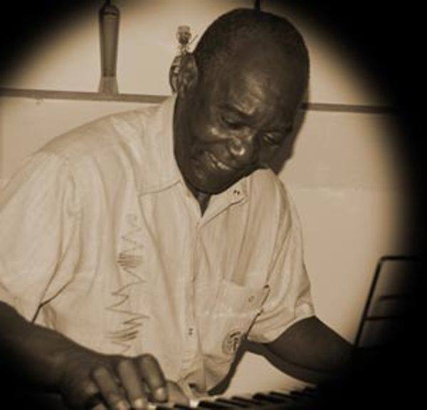 Concierto de Trio Loco en el Cazurro en Liencres