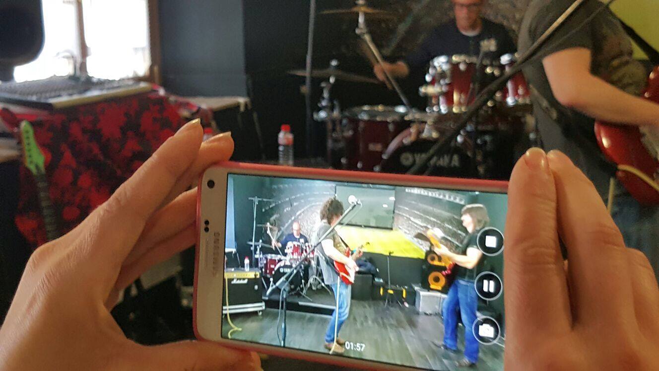 Concierto de Good Taste Band en el Jardin de Cabezon de la Sal