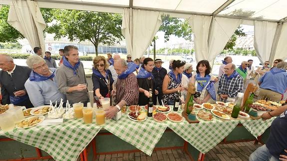 Feria de Gastronomía y Folclore Regional en el Sardinero en Santander