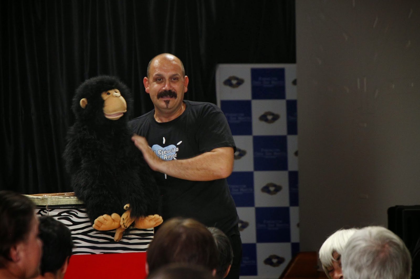 Magia con Julianini en Noja