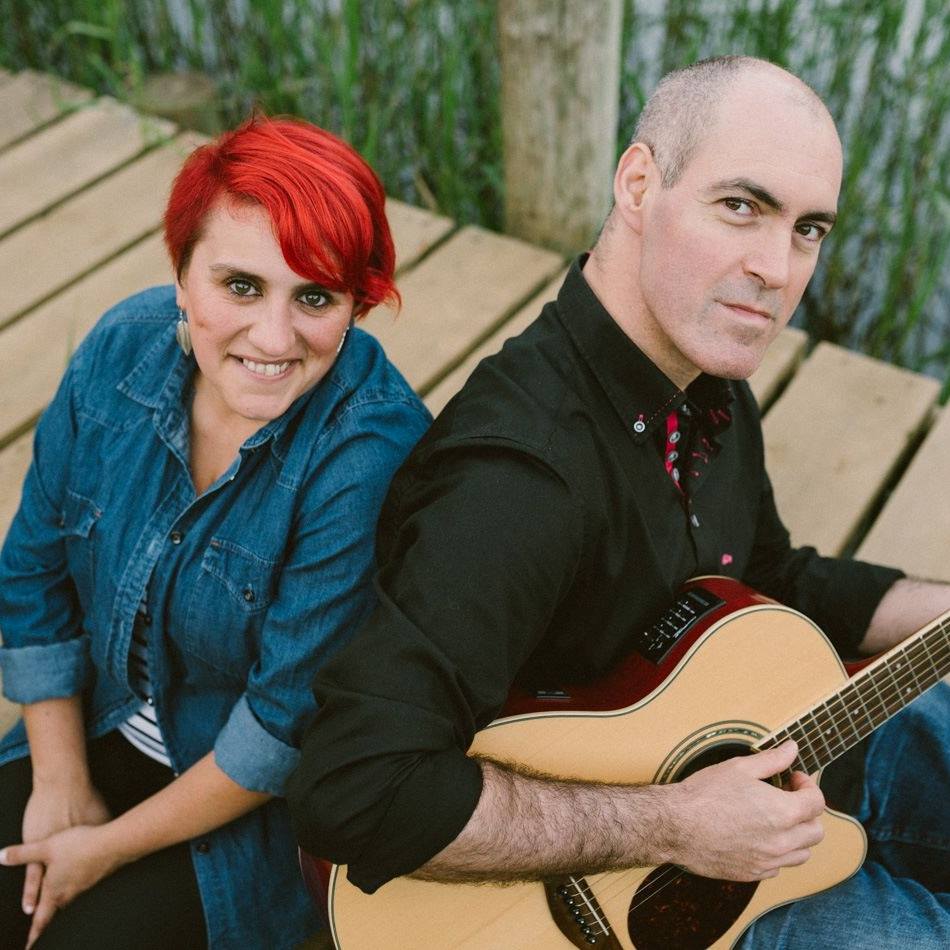 Concierto de Aro y Edu en el New Albatros de Castro Urdiales