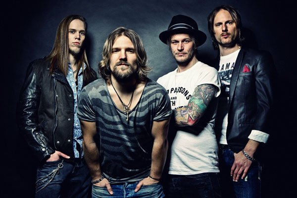 Concierto de The New Roses en el Tropicana Club de Santoña