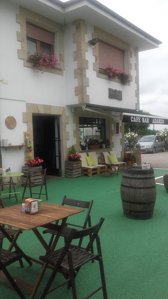 Concierto de El Beso de Klimt en el Bar Adarzo de Santander